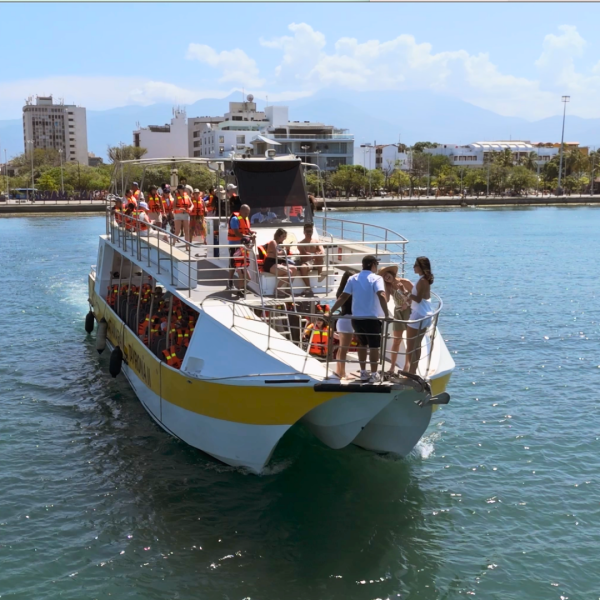 Tour bahía en catamaran